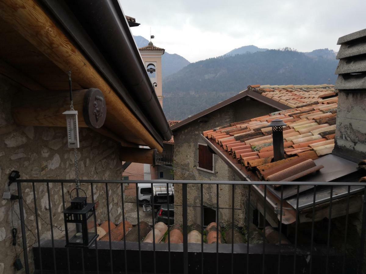 Ferienwohnung Casa Nel Borgo - Il Gufo Tremosine Exterior foto